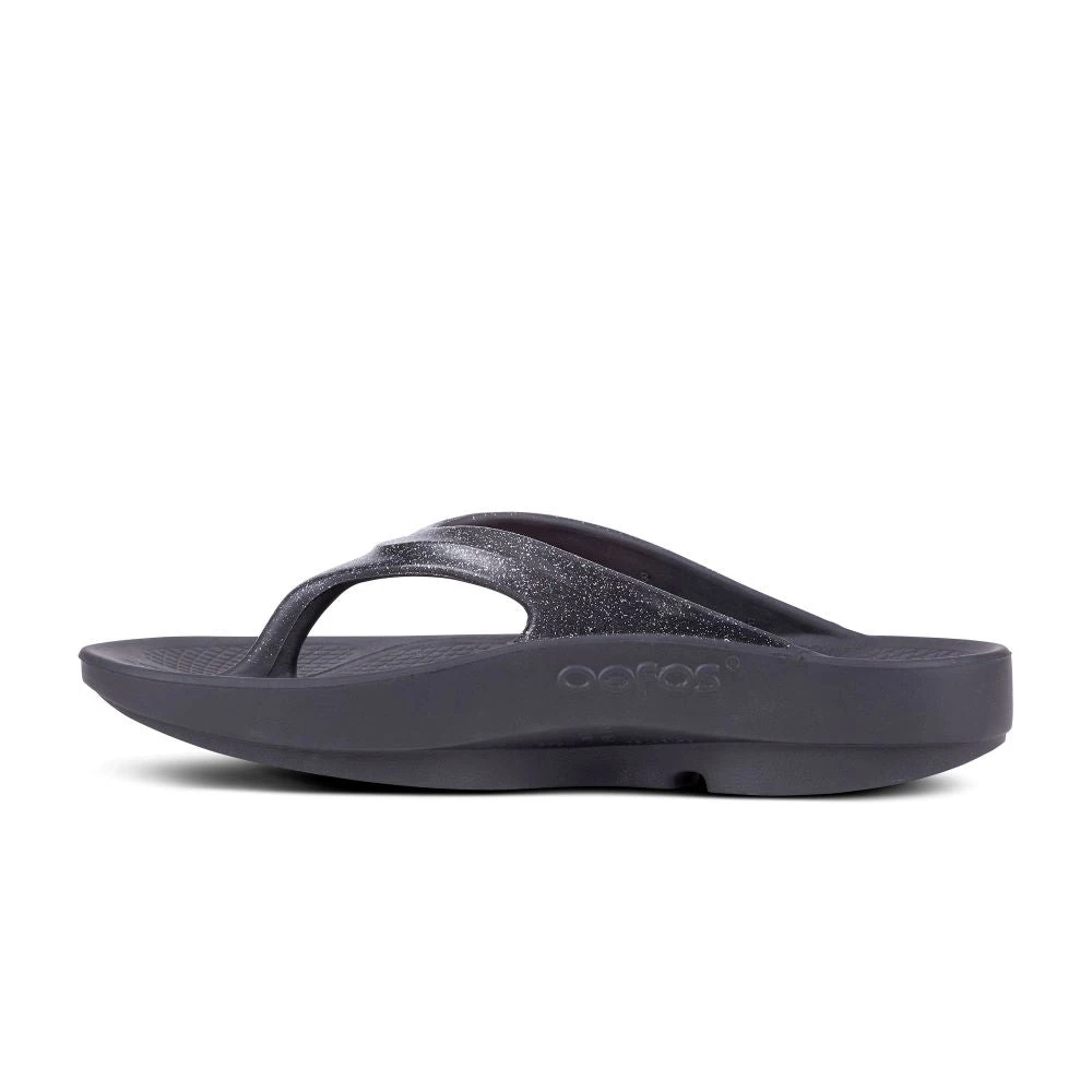 'OOFOS' Women's OOlala Luxe Thong - Glitter Black 6 'OOFOS' Women's OOlala Luxe Thong - Glitter Black - Image 6