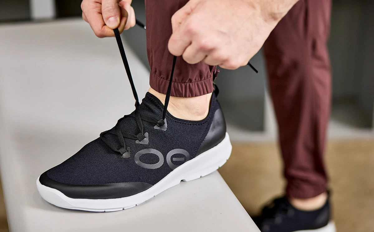 OOfos Men's OOmg Sport LS Low Shoe - White Black 3 OOfos Men's OOmg Sport LS Low Shoe - White Black - Image 3