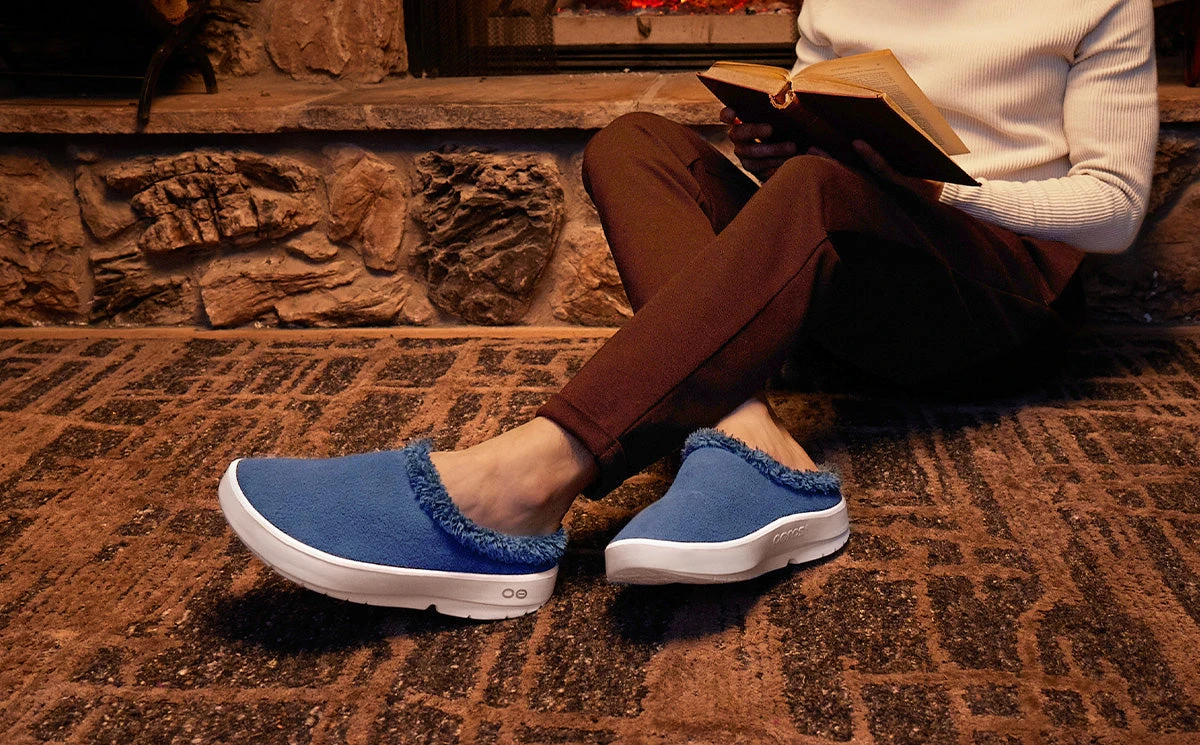 OOfos Men's OOcoozie Mule - Moroccan Blue 4 OOfos Men's OOcoozie Mule - Moroccan Blue - Image 4