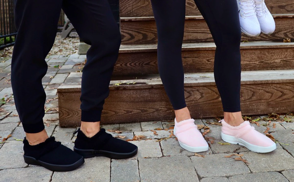 OOfos Women's OOcoozie Low Shoe - Black 5 OOfos Women's OOcoozie Low Shoe - Black - Image 5