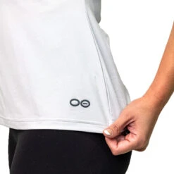 OOfos Women's COOl Down V Neck - Light Gray Heather -Oofos WhiteVNeck2